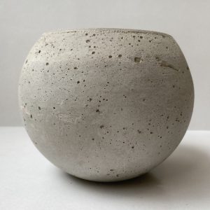Maceta esfera cemento